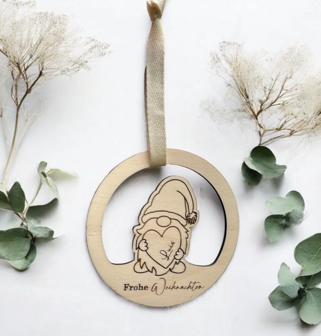 Anhänger Wichtel mit Herz, Baumschmuck für Weihnachten