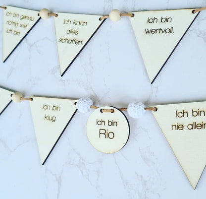 Affirmation Wimpelkette aus Holz, Girlande für Mädchen und Jungen, Dino, Einhorn & neutral