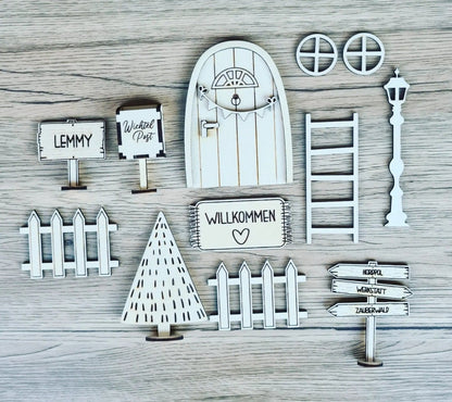 Wichteltür aus Holz, personalisierter Wichtel für Weihnachten, mit Zubehör