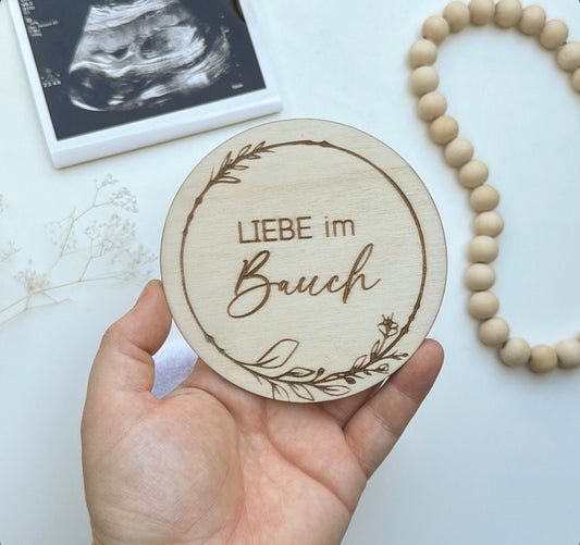 Liebe im Bauch, Holz Schild für Fotoshooting oder als Mitteilung der Schwangerschaft