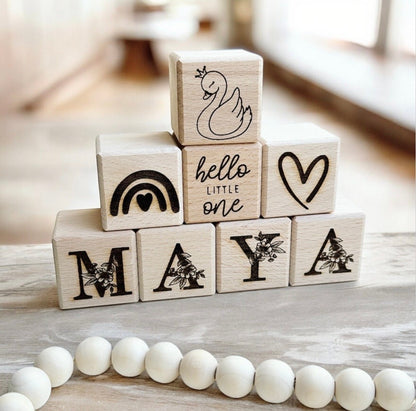 Holzwürfel Black White, Dekoration & Spielzeug Kinderzimmer, Geschenk zur Geburt