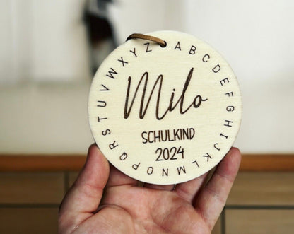 ABC Schultüten Anhänger aus Holz mit Alphabet Buchstaben, Geschenk zur Einschulung