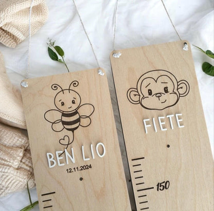 Messlatte mit Tier Motiven: Biene, Wal, Löwe, Wachstumsleiste mit Spruch und Fotohalter