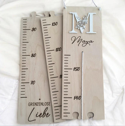 Messlatte Monogramm Rose, Wachstumsleiste mit Spruch und Fotohalter