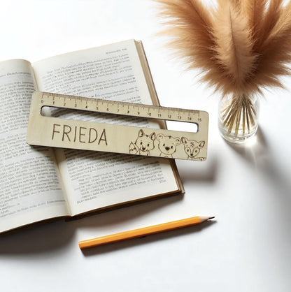 Lesehilfe mit Lineal aus Holz, Geschenk zur Einschulung, perfekt zum Lesen lernen