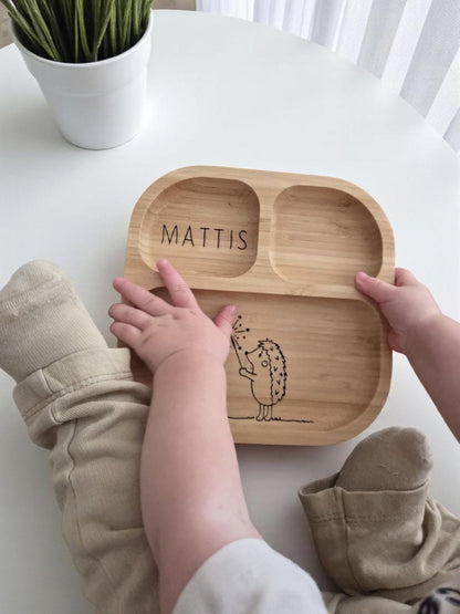 Kinderteller Igel mit Besteck und Saugnapf, Bambus Holz mit Tier Motiven