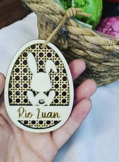 Anhänger Hasen Silhouette mit Rattan Stil, für den Osterkorb