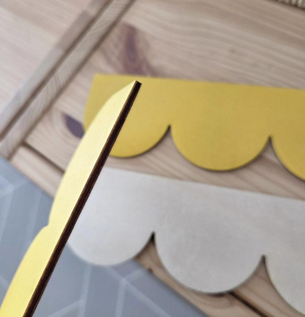 Zierleiste Holz mit Spruch Gravur für den Ikea Trofast, Dekoration Kinderzimmer im Jakobsmuschel Stil