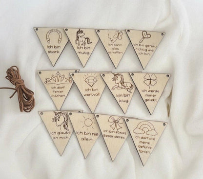 Affirmation Wimpelkette aus Holz, Girlande für Mädchen und Jungen, Dino, Einhorn & neutral