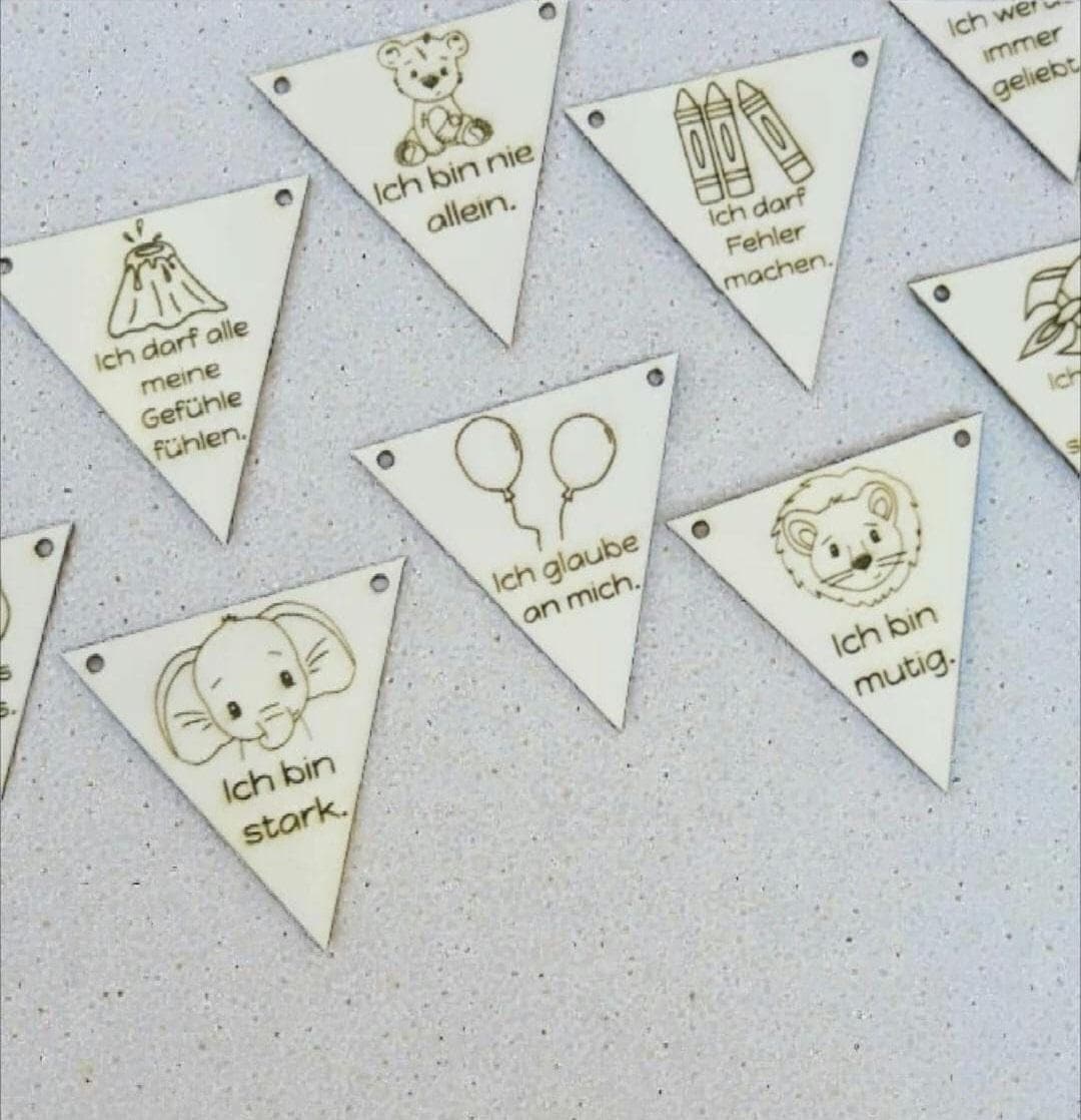 Affirmation Wimpelkette aus Holz, Girlande für Mädchen und Jungen, Dino, Einhorn & neutral