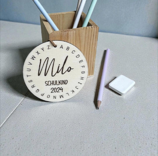 ABC Schultüten Anhänger aus Holz mit Alphabet Buchstaben, Geschenk zur Einschulung