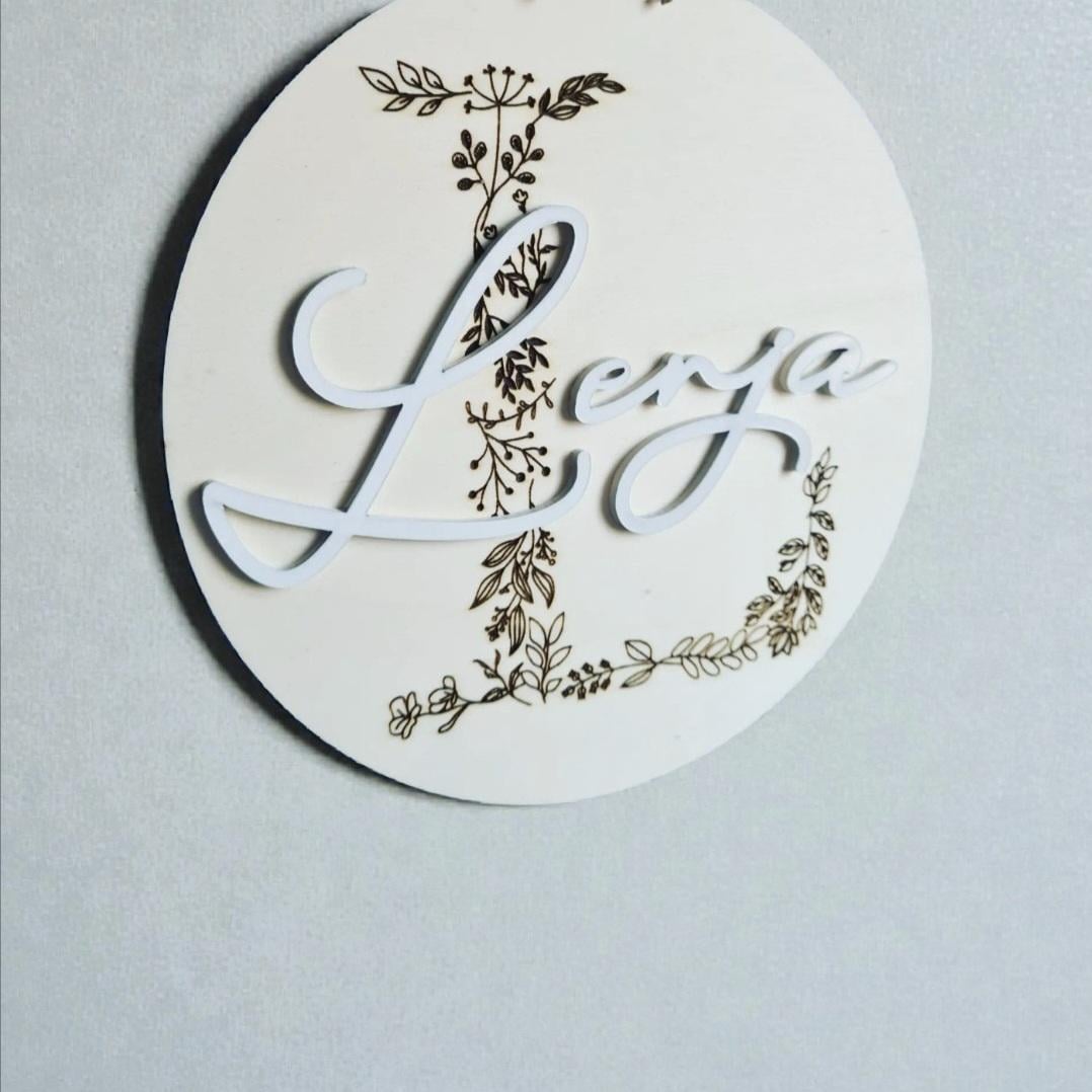 Türschild Floral Monogramm Buchstabe aus Holz und Acryl mit 3D Namen