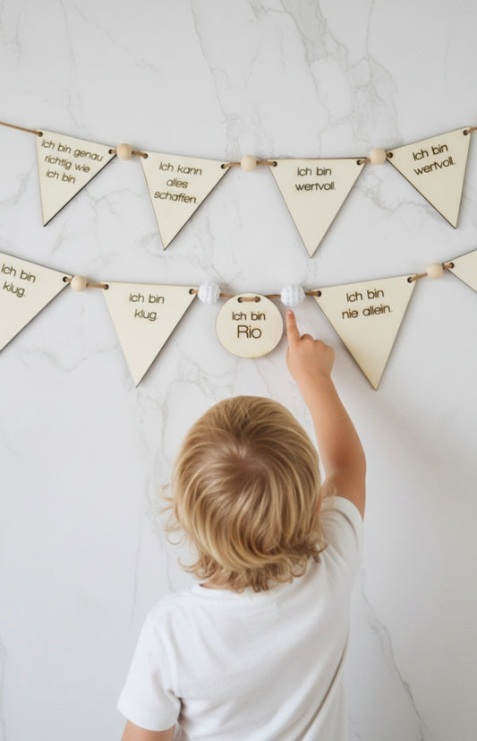Affirmation Wimpelkette aus Holz, Girlande für Mädchen und Jungen, Dino, Einhorn & neutral